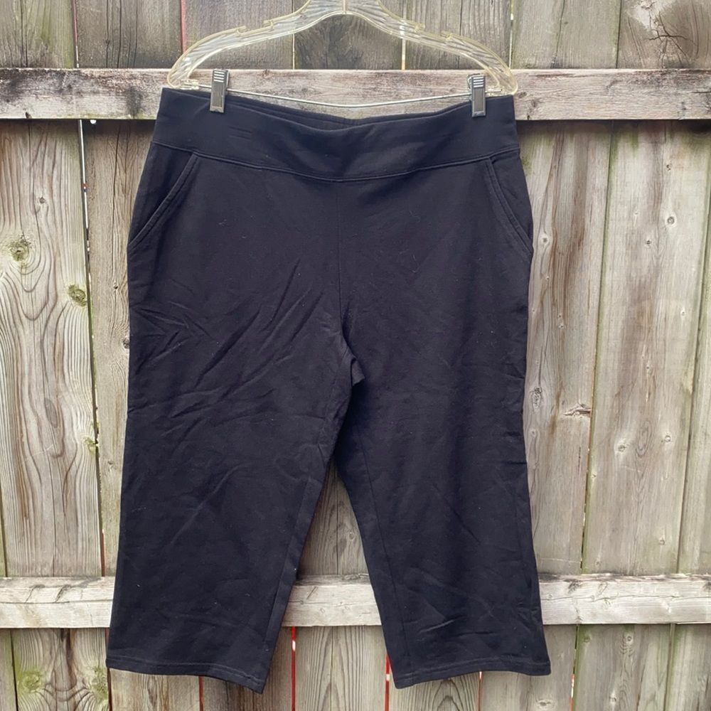 Onyx capris sz. L